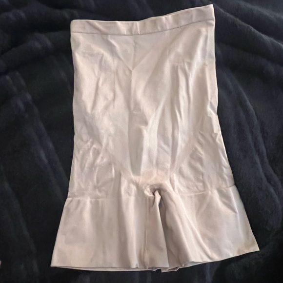 Jockey slimming high rise shorts - Picture 1 of 3